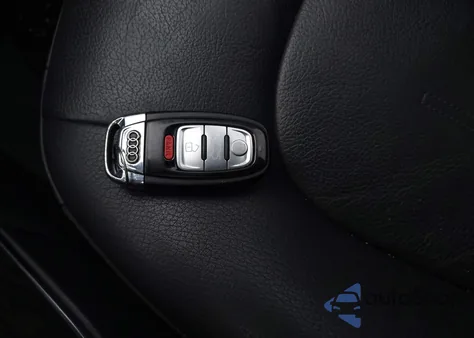 2017 Audi A7 3.0T Premium Plus z USA, uszkodzony, nr VIN WAUW2AFC2HN129882